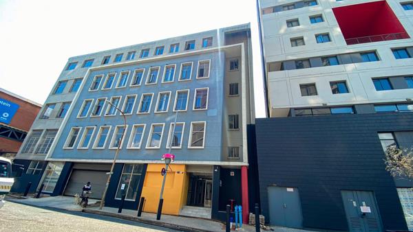 496  m² Retail Space