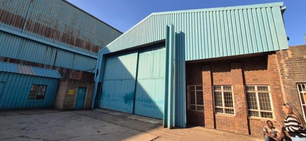 1 000  m² Industrial space