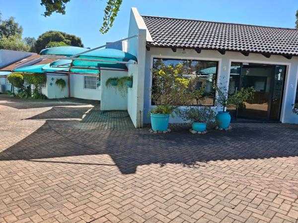 587  m² Commercial space