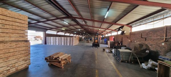 5 000  m² Industrial space