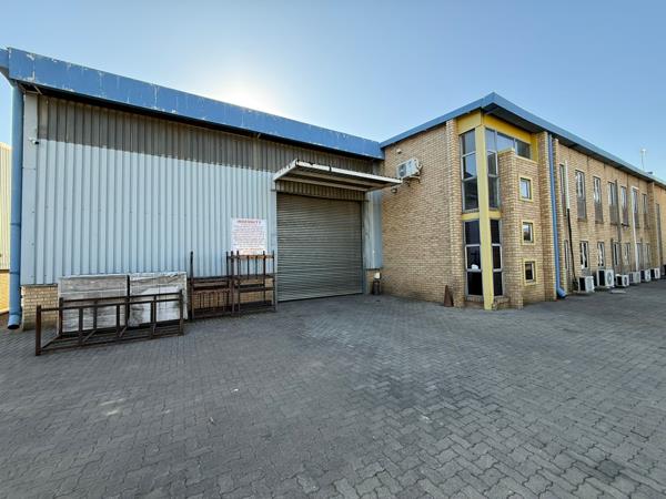 1 380  m² Industrial space
