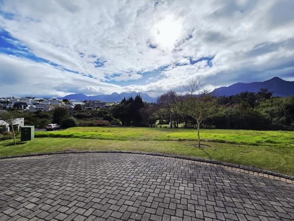 1 292 m² Land