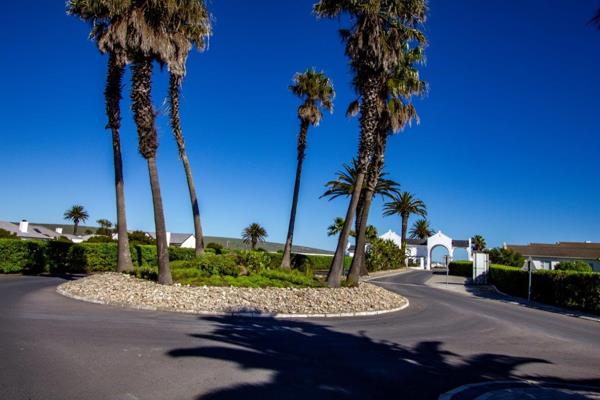 302 m² Land
