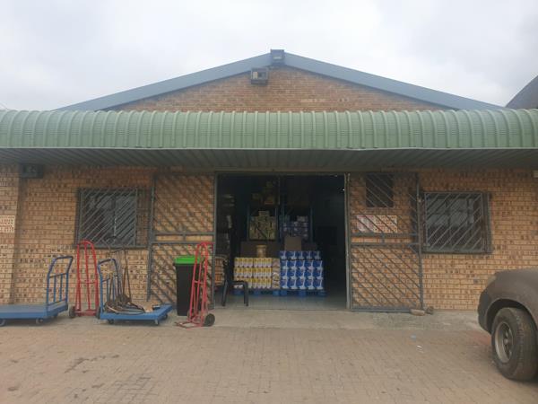 300  m² Commercial space