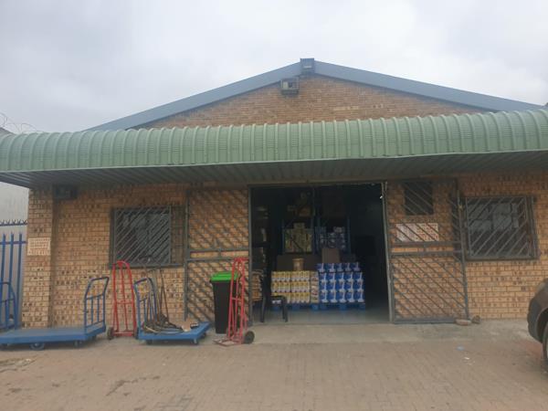 300 m² Commercial space