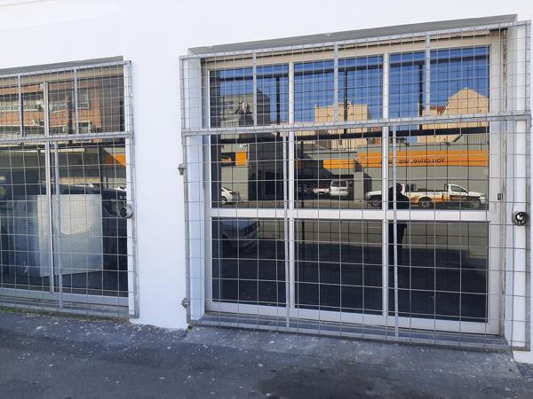 320  m² Commercial space