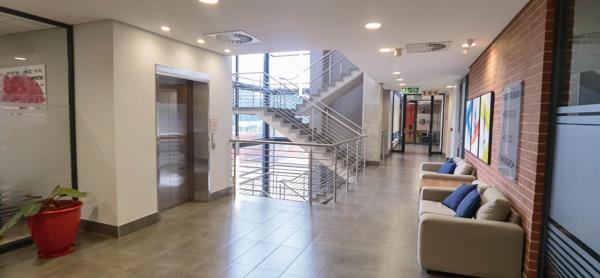 376  m² Commercial space