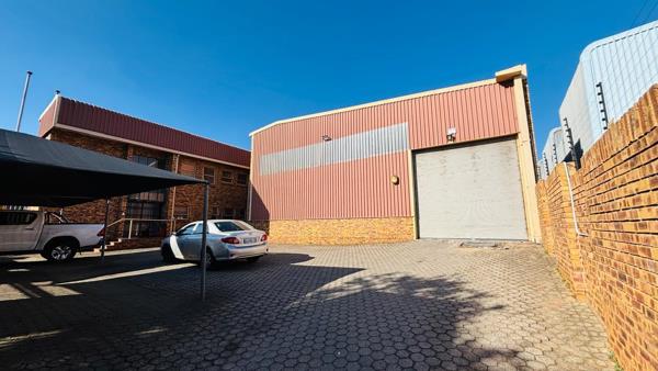 1 300  m² Industrial space