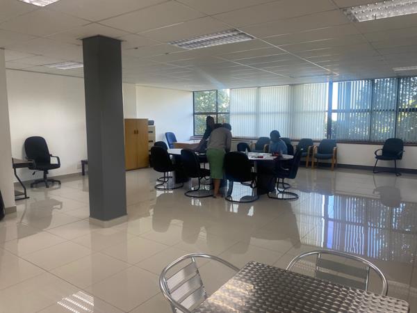 250  m² Commercial space