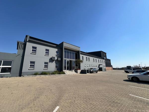 3 858  m² Industrial space