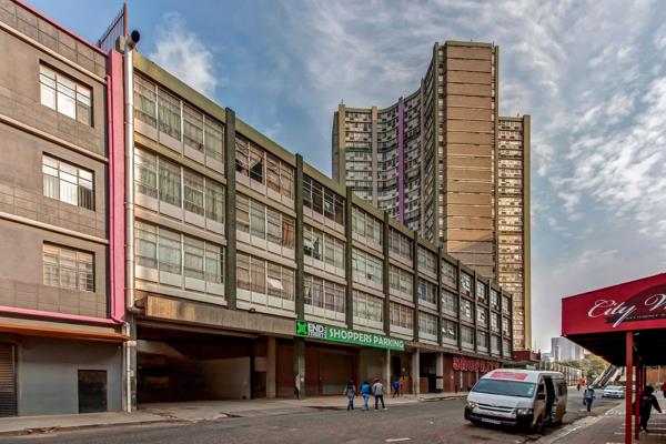 34  m² Retail Space