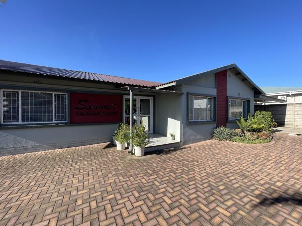 1 015 m² Commercial space