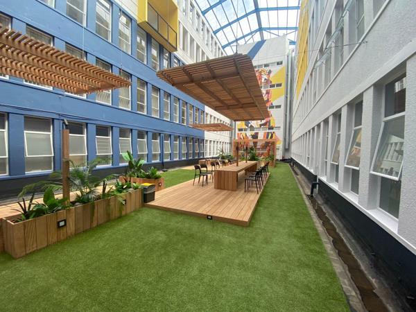 659  m² Commercial space