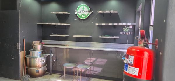 90  m² Commercial space