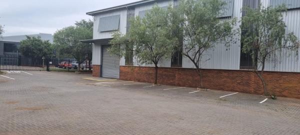 1 500  m² Commercial space