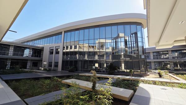 588 m² Commercial space