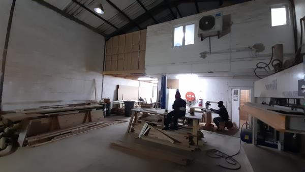 290  m² Industrial space