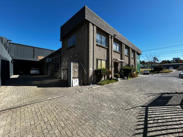 730  m² Industrial space
