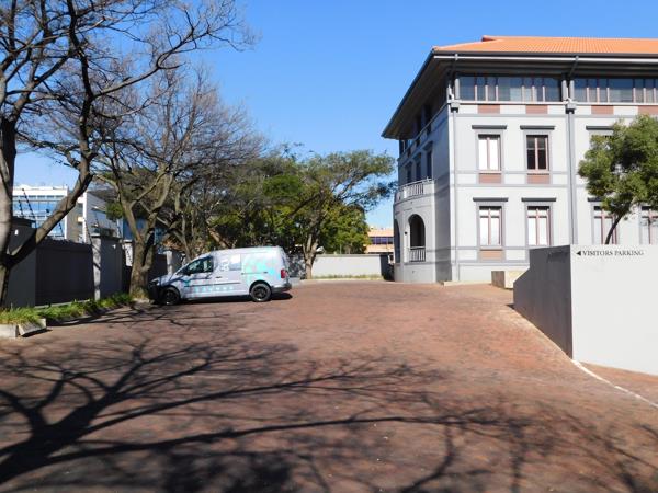 400  m² Commercial space