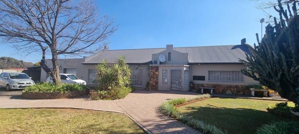 220  m² Commercial space