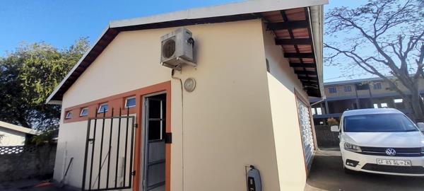 65  m² Commercial space