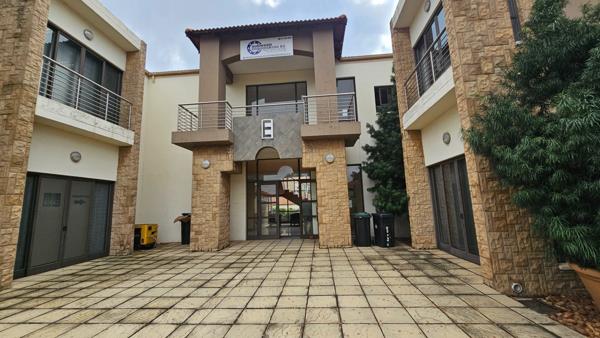 140  m² Commercial space