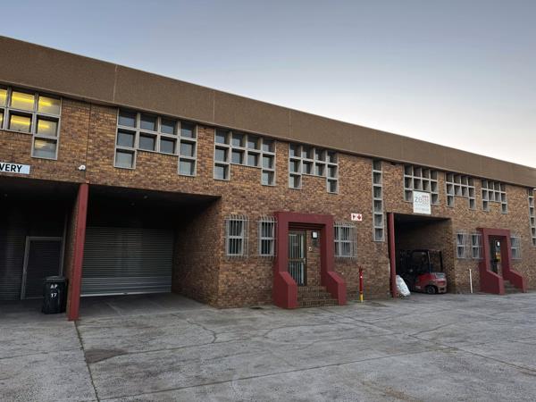 366  m² Industrial space