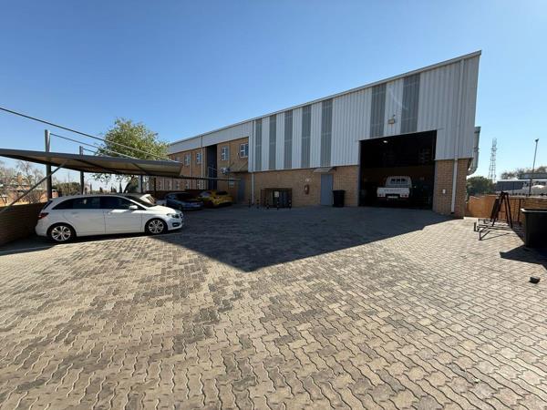 961  m² Industrial space