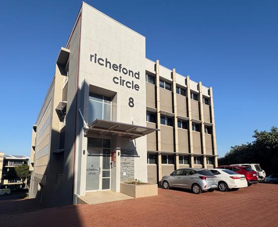 174  m² Commercial space