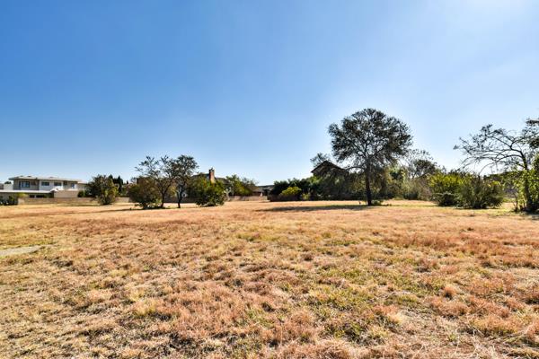 930 m² Land