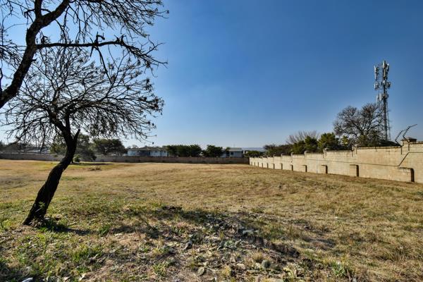 1 005 m² Land