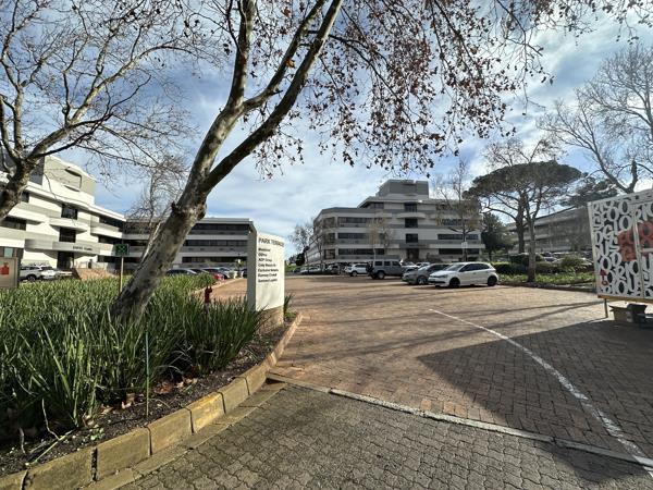 924  m² Commercial space