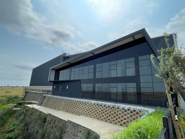 3 939  m² Industrial space