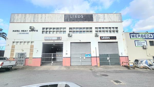 1 700  m² Commercial space