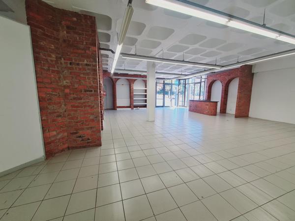 130  m² Retail Space