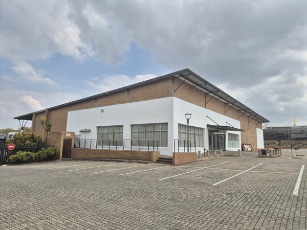 1 526  m² Retail Space