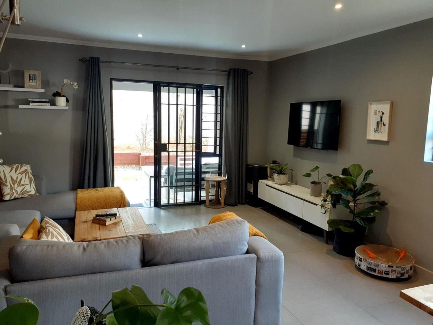 2 Bedroom Townhouse in Bryanston