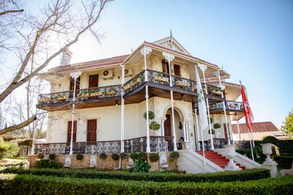 5 Bedroom House