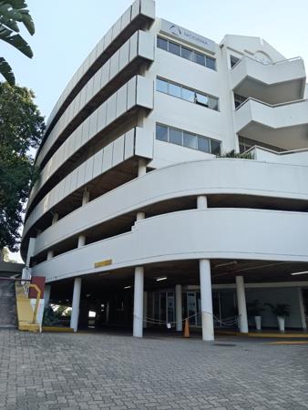 164.9 m² Commercial space