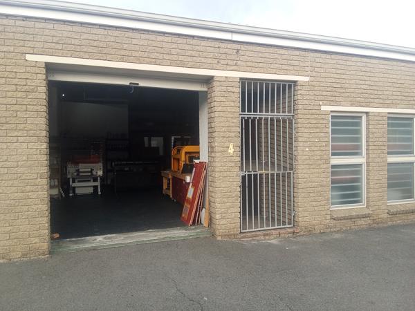 95  m² Industrial space