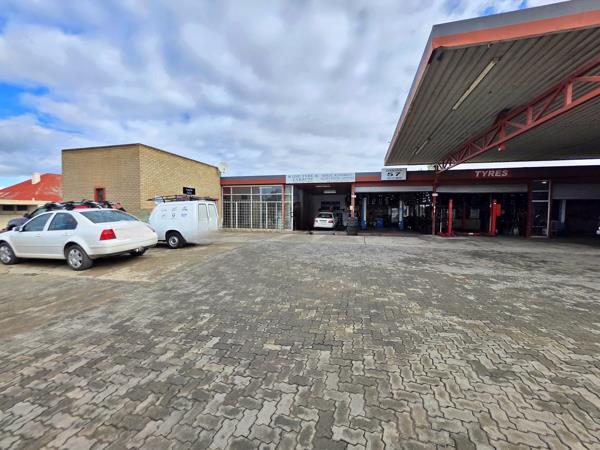 672  m² Commercial space