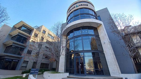 304  m² Commercial space