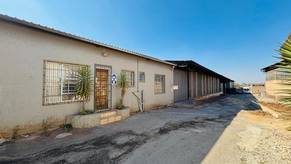 1 150  m² Industrial space