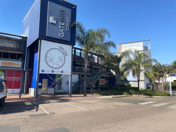 1 120  m² Retail Space