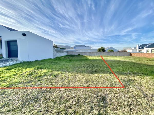 325 m² Land