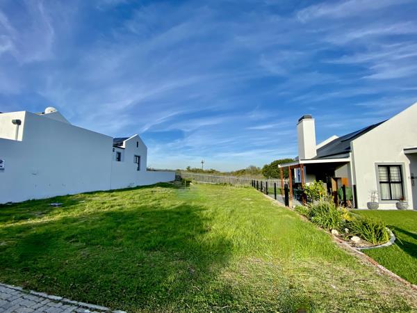 325 m² Land