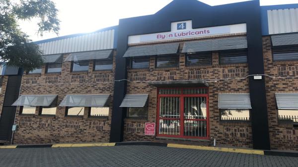 992  m² Industrial space