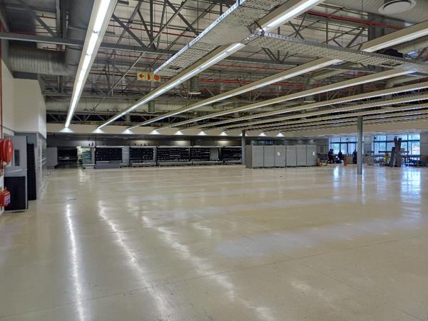 1 038  m² Commercial space