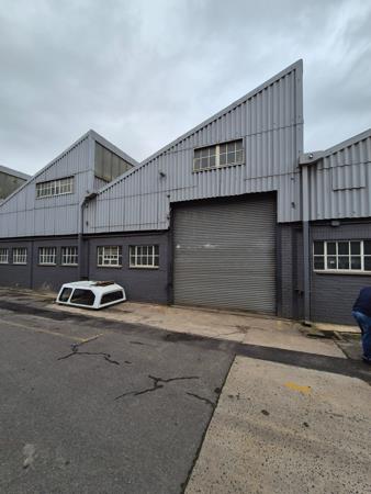 210  m² Industrial space