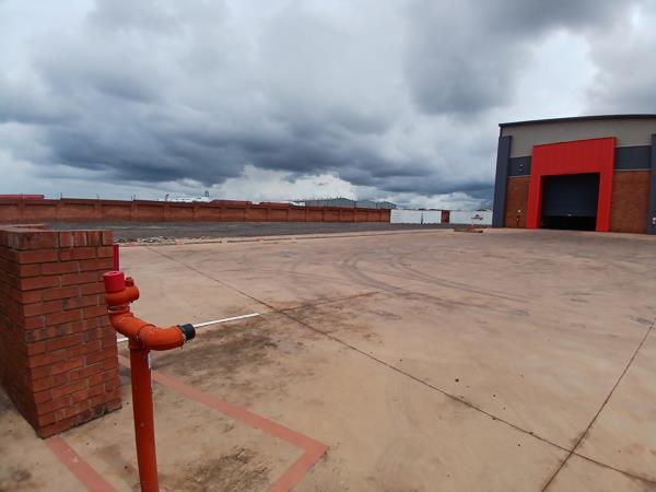 1 500  m² Industrial space